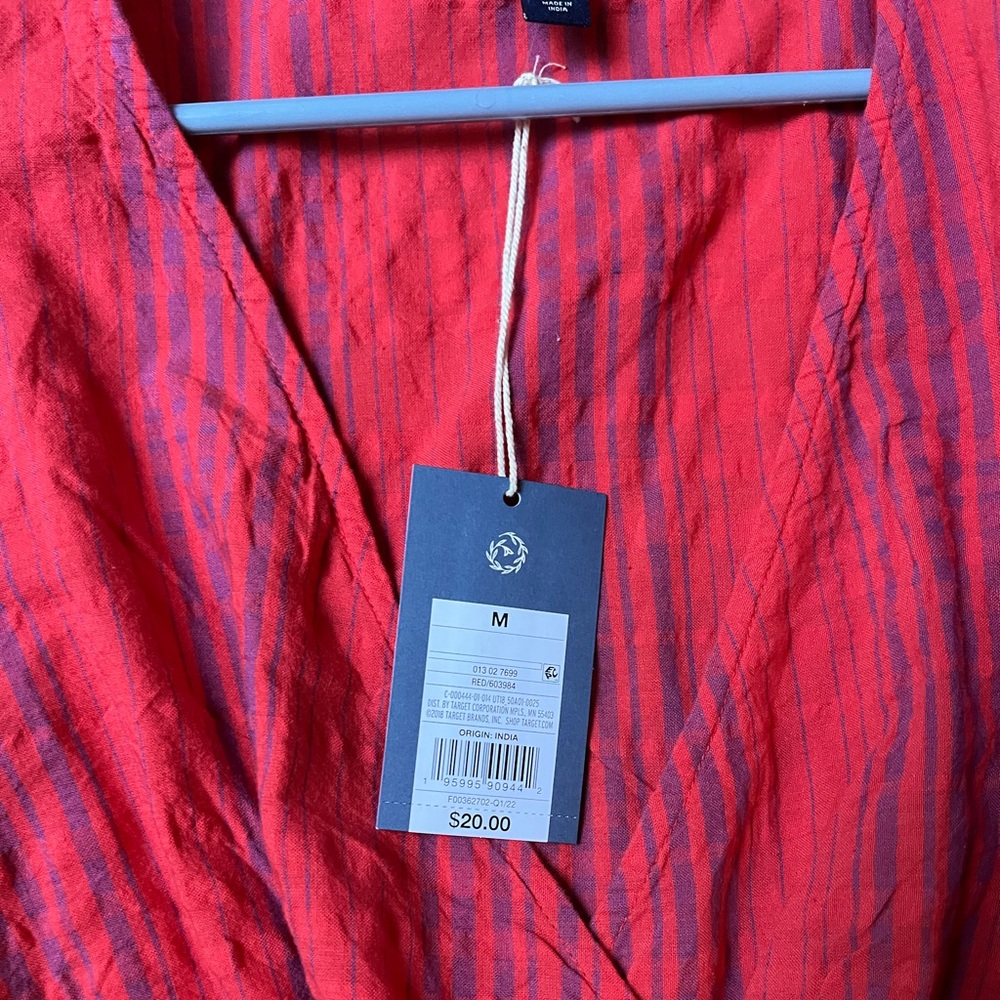Target Crop Top - Picture 2 of 4
